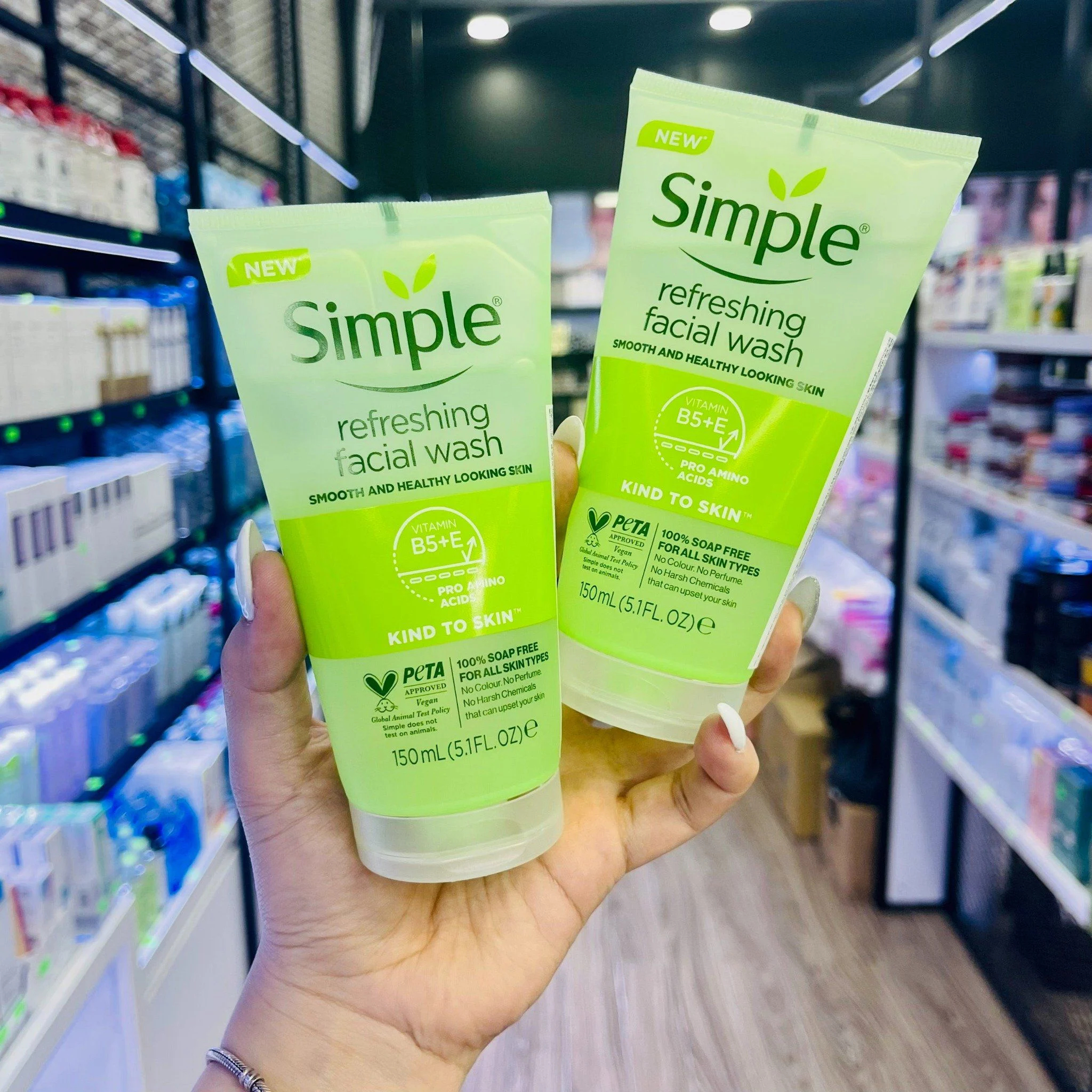 Sữa Rửa Mặt Simple Refreshing Facial Wash 150ml – Dịu Nhẹ, Kiềm Dầu, Ngừa Mụn